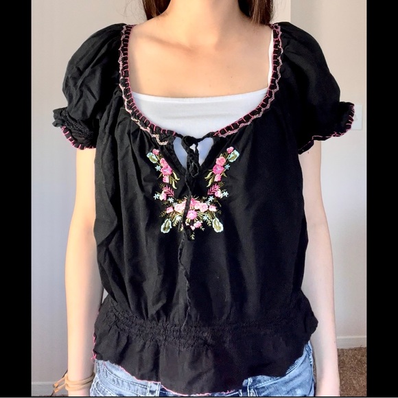 Bella Swan Alt Betsey Johnson Black Embroidered Top Gloria Vanderbilt - Picture 4 of 6